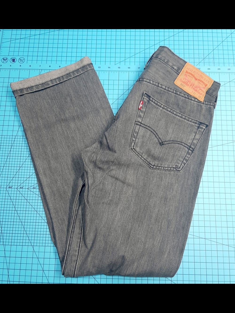 Levi's Men's Charcoal Slim Straight Jeans 31 X 32